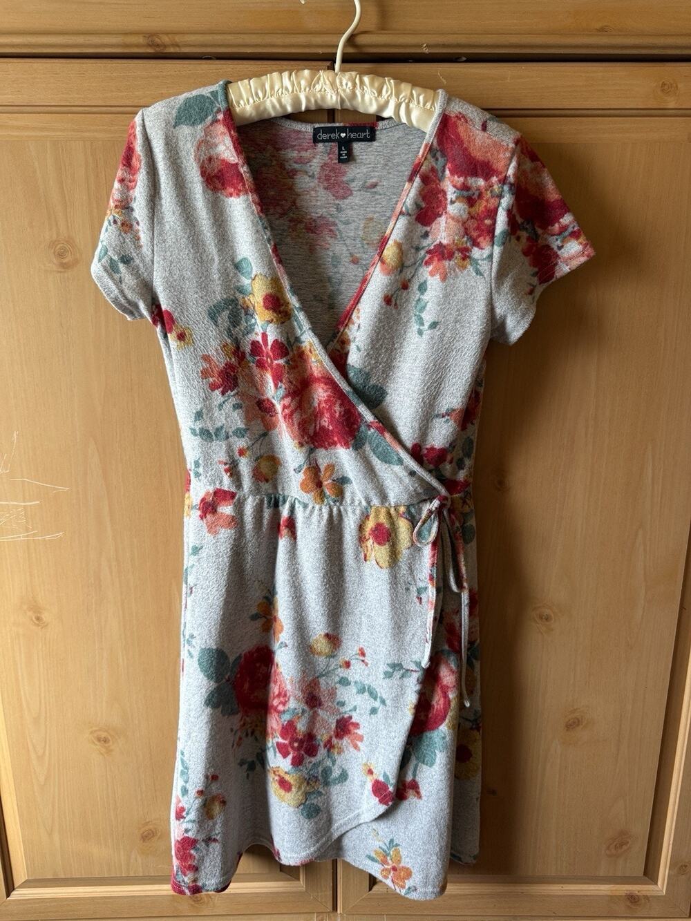 Derek Heart dress juniors large OR Women’s Small gray floral faux wrap SO soft!
